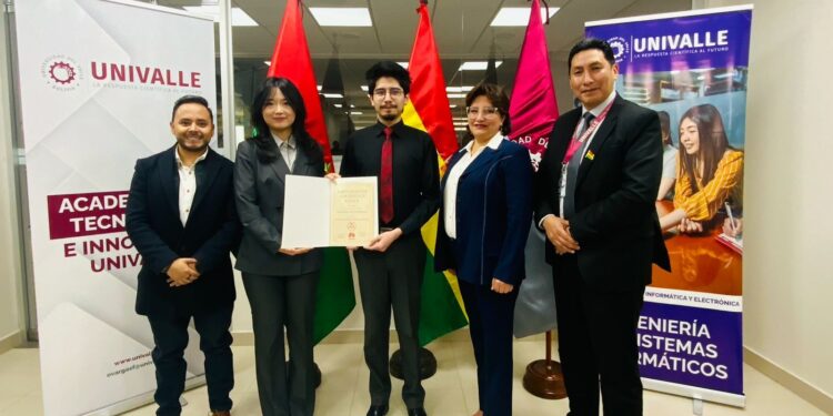 Huawei reconoce la excelencia académica de estudiante de una universidad boliviana con acceso directo a examen de certificación internacional