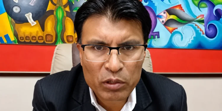 Nilton Condori justifica sus insultos en el Senado, se compara con Evo Morales y anuncia que retomará el magisterio si es expulsado