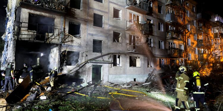El Ejército de Rusia lanzó un bombardeo contra Kiev con misiles balísticos: al menos 9 muertos y 13 heridos