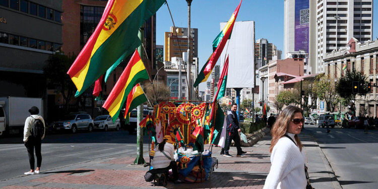 Bolivia celebra 201 años de independencia con ajustes estructurales y economía en crisis
