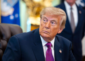 Trump intensifica sus políticas para frenar la inmigración con más restricciones de visas