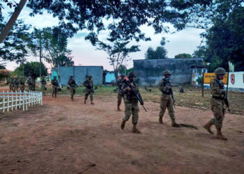 Militares patrullan municipio fronterizo con Brasil tras una serie de asesinatos