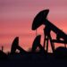 El petróleo continúa al alza ante la falta de avances entre EEUU e Irán para reabrir el estrecho de Ormuz