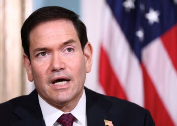 Marco Rubio aseguró que el estrecho de Ormuz está abierto y Estados Unidos participa en las conversaciones de Irán y Omán
