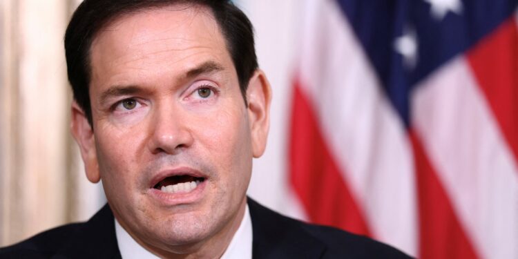 Marco Rubio aseguró que el estrecho de Ormuz está abierto y Estados Unidos participa en las conversaciones de Irán y Omán
