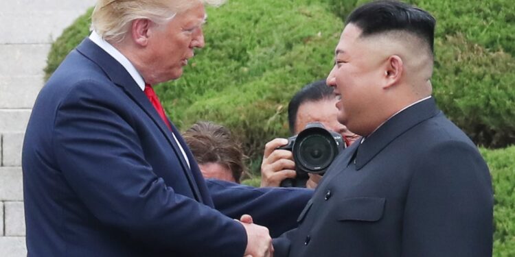 Trump anunció que se reunirá con Kim Jong-un y reveló que Corea del Norte tiene 57 armas nucleares