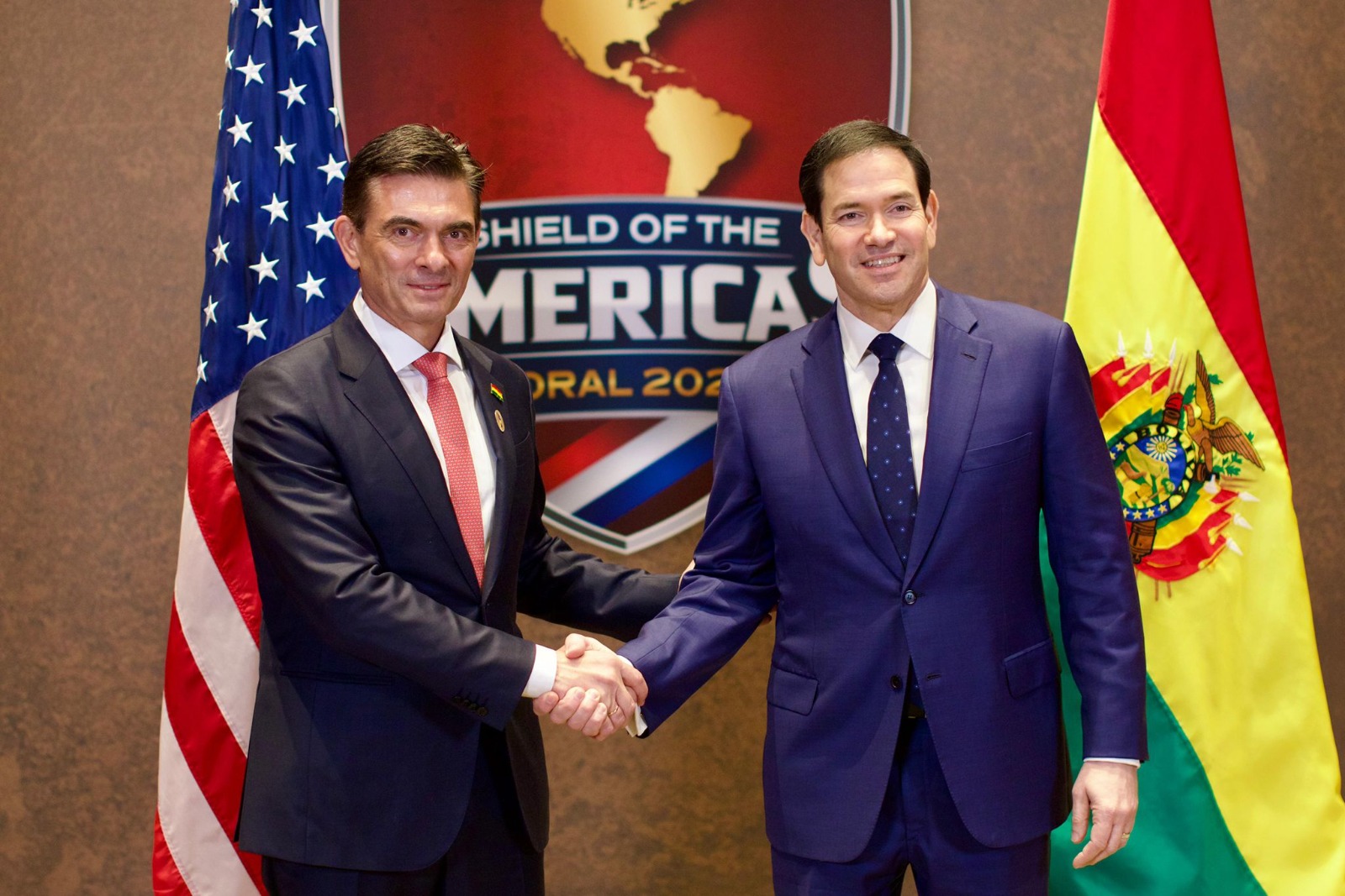 Bolivia reorienta política exterior hacia Washington y a la seguridad