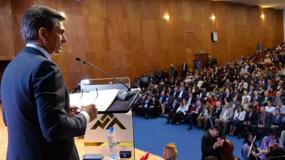 «Si su idea era una reforma constitucional, debería haberlo hecho al inicio de su gobierno», experto advierte sobre desafíos del estado de excepción y la reforma constitucional