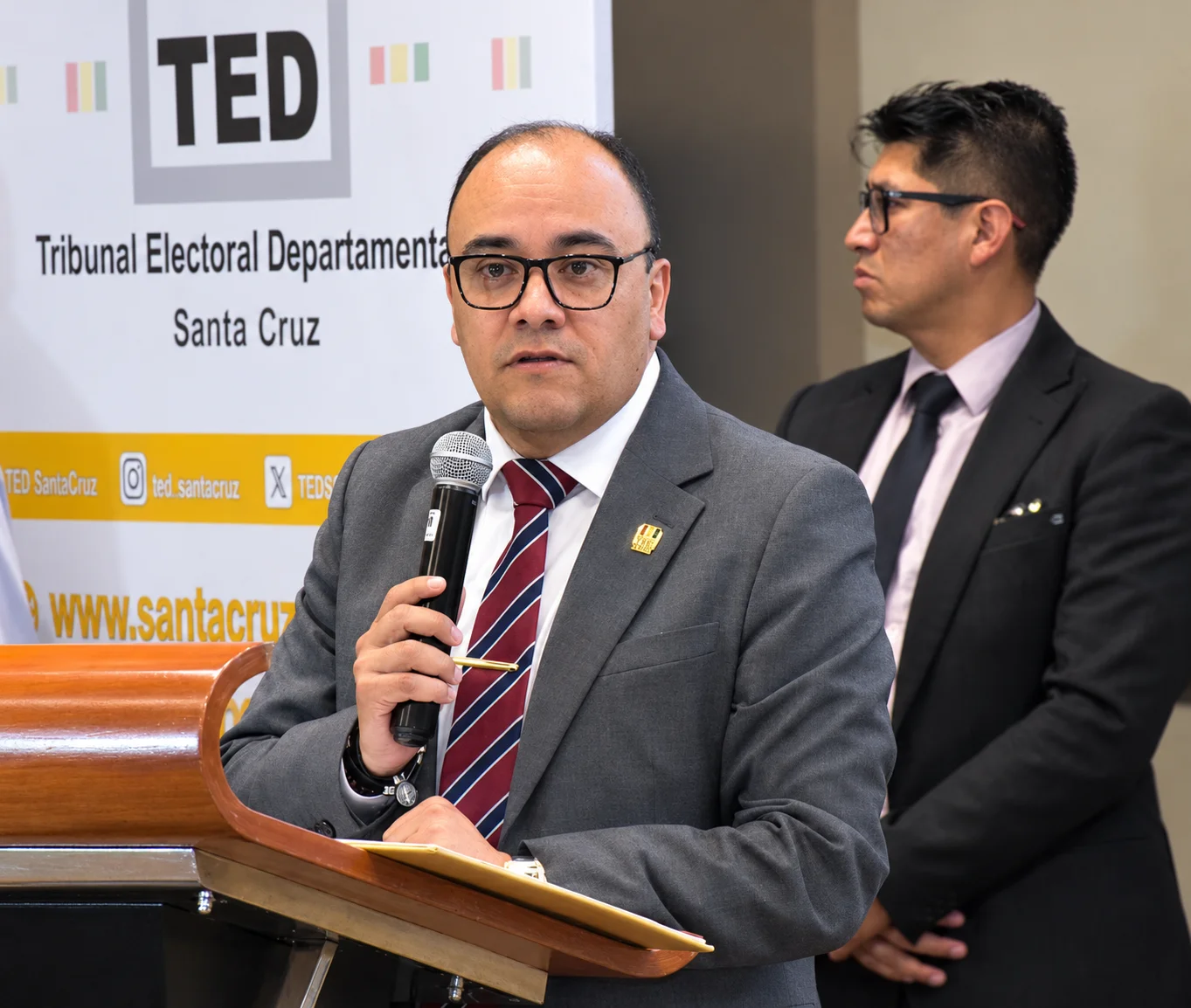 Presidente del TSE plantea reforma integral a tres leyes para blindar elecciones y prohibir «vocales políticos»