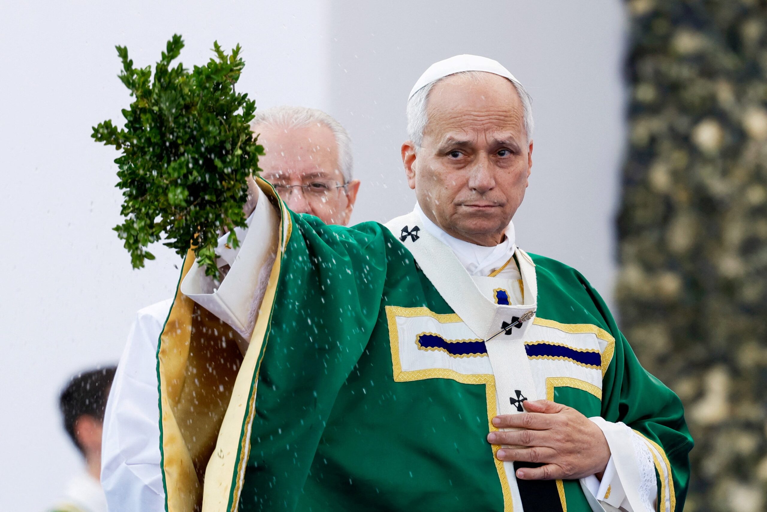 León XIV llamó a “mantener la máxima vigilancia” contra los abusos en la Iglesia francesa, sacudida por años de escándalos