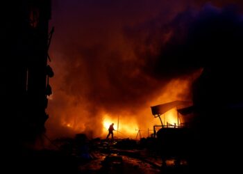 Tras el fin de la tregua acordada durante las negociaciones de paz de EEUU, Rusia lanzó un nuevo ataque con misiles y drones contra Kiev
