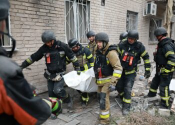 Rusia lanzó un ataque con bombas guiadas contra infraestructura civil en Zaporizhzhia: al menos 17 muertos