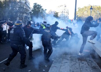 “El poder adquisitivo disminuye y hay cada vez más precariedad”: la advertencia de un concejal de París en medio de la crisis educativa