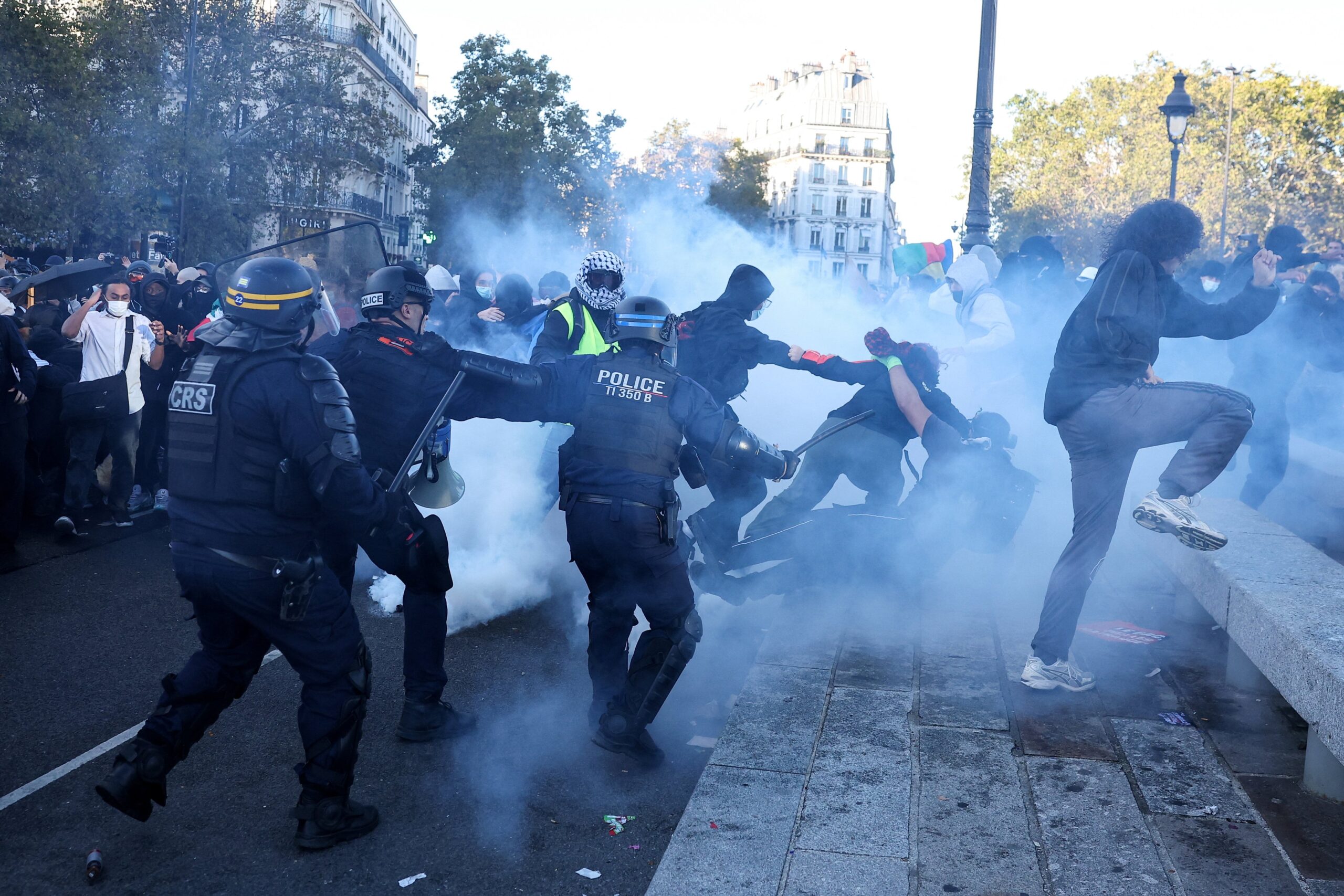 “El poder adquisitivo disminuye y hay cada vez más precariedad”: la advertencia de un concejal de París en medio de la crisis educativa