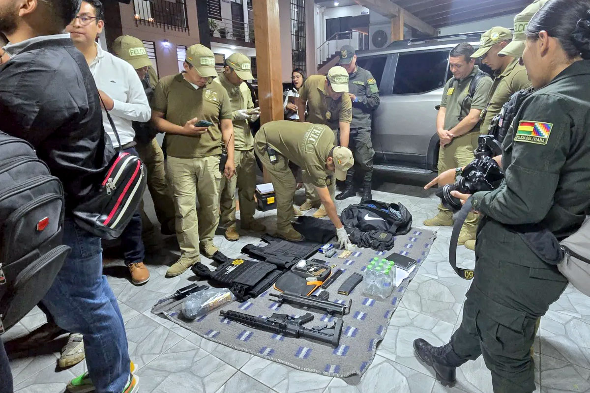 Denuncian hallazgo de armas de fuego en un vehículo que fue usado por Mariaca