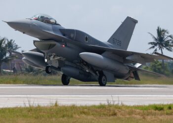 Taiwán recibió sus primeros aviones F-16V de Estados Unidos para fortalecer su defensa contra el régimen de China